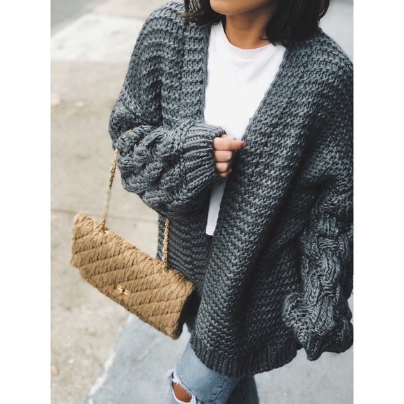 Last 1✨🆕Presley Gray Cozy Puff Sleeve Cardigan - Picture 4 of 7